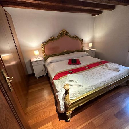 1 Ca'Del Traghetto Family Apartment Wenecja Zewnętrze zdjęcie