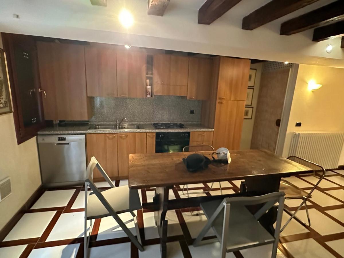 1 Ca'Del Traghetto Family Apartment Wenecja Zewnętrze zdjęcie