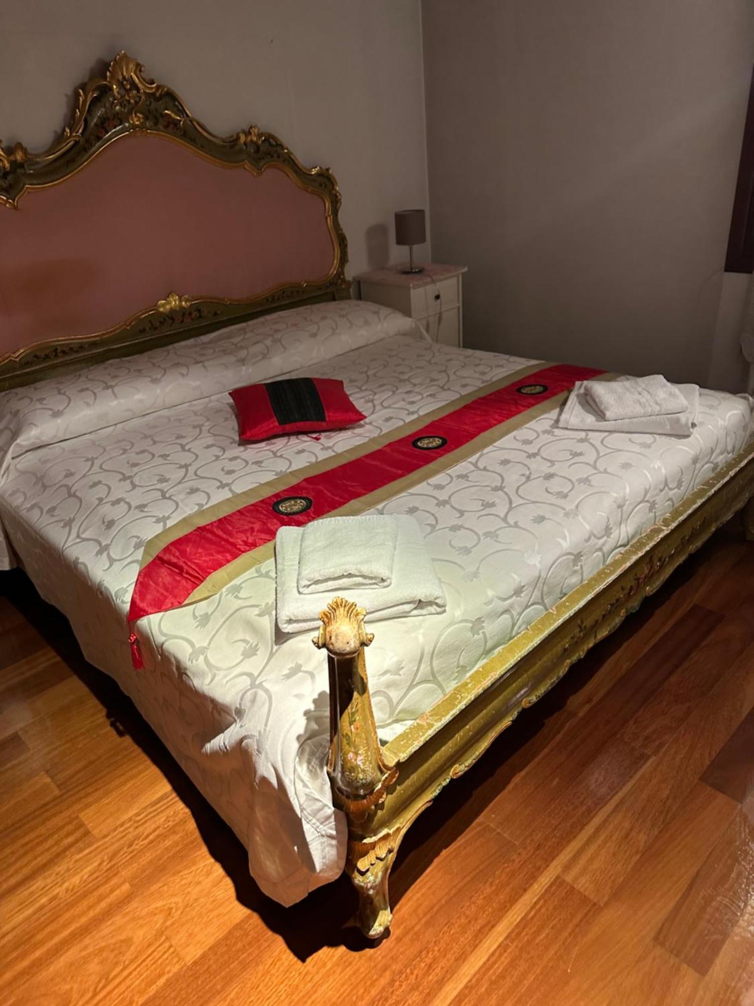 1 Ca'Del Traghetto Family Apartment Wenecja Zewnętrze zdjęcie